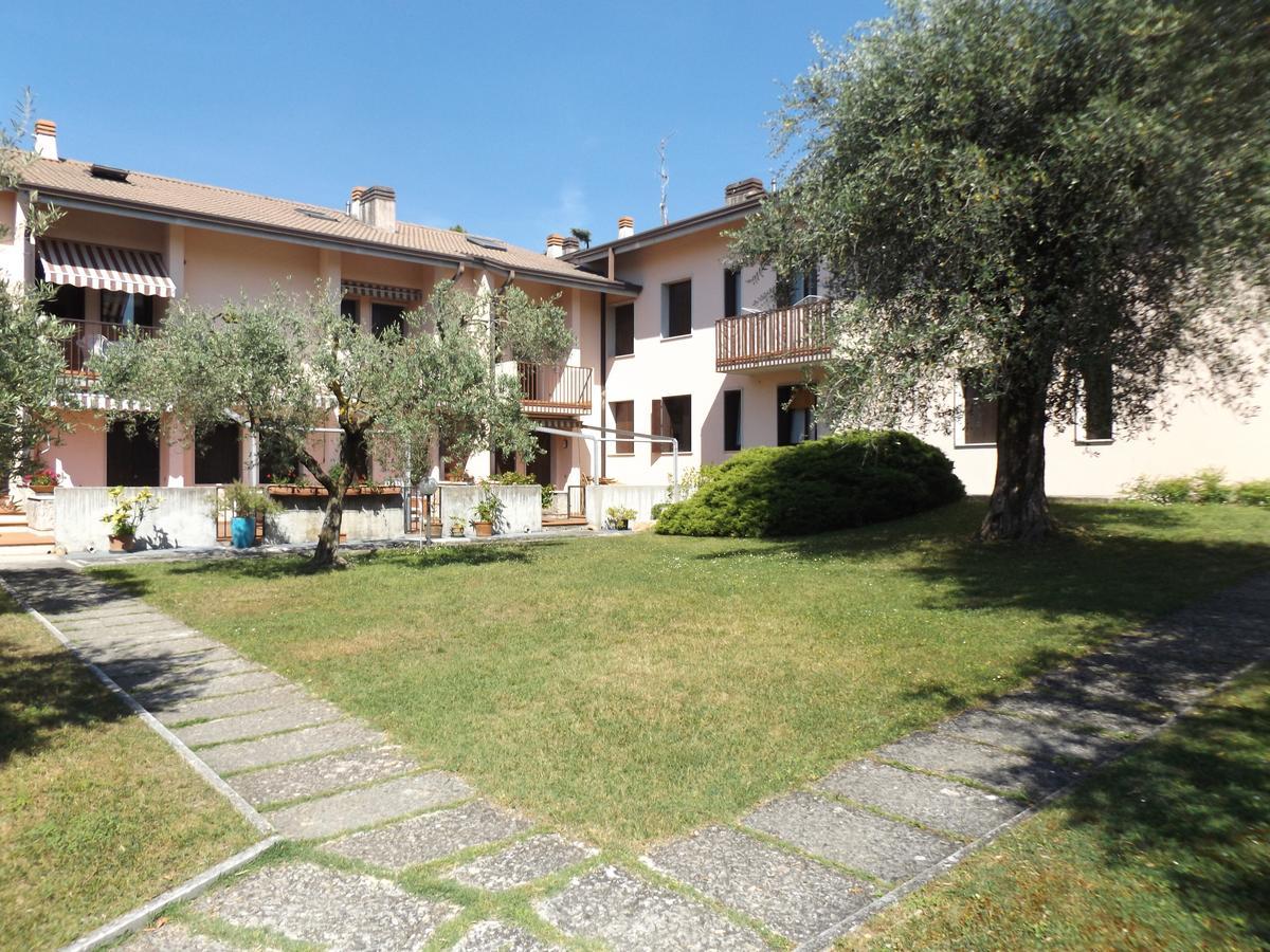Residenza Riviera Degli Olivi Apartamento Torri Del Benaco Exterior foto
