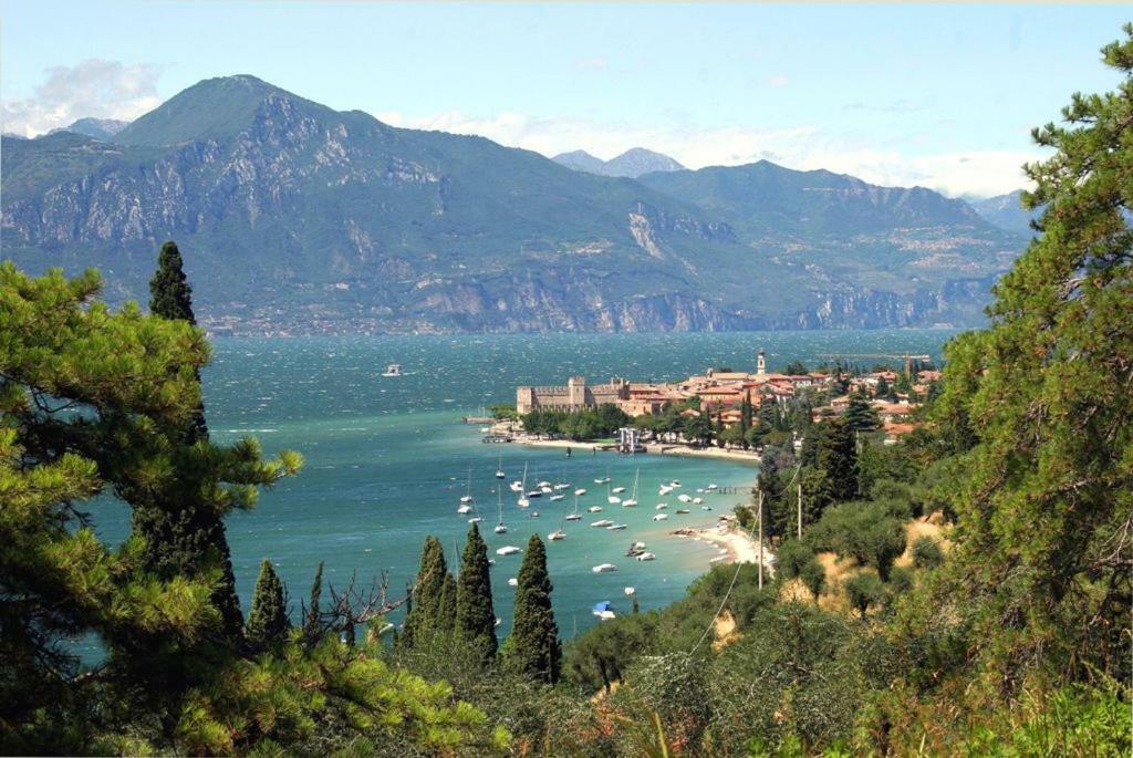 Residenza Riviera Degli Olivi Apartamento Torri Del Benaco Exterior foto