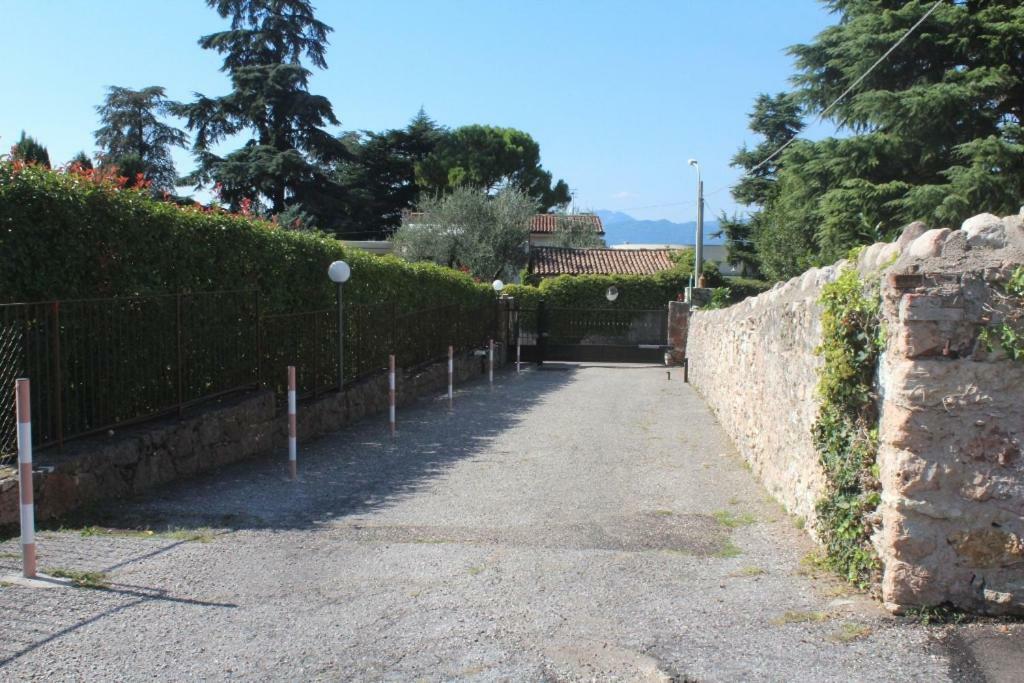 Residenza Riviera Degli Olivi Apartamento Torri Del Benaco Exterior foto