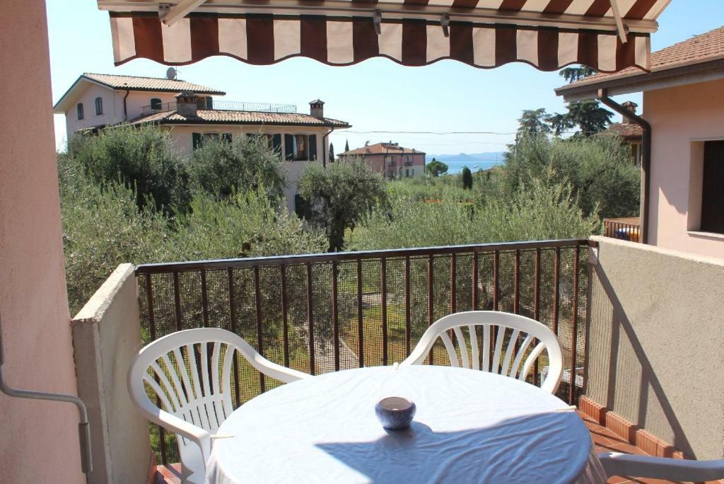 Residenza Riviera Degli Olivi Apartamento Torri Del Benaco Exterior foto