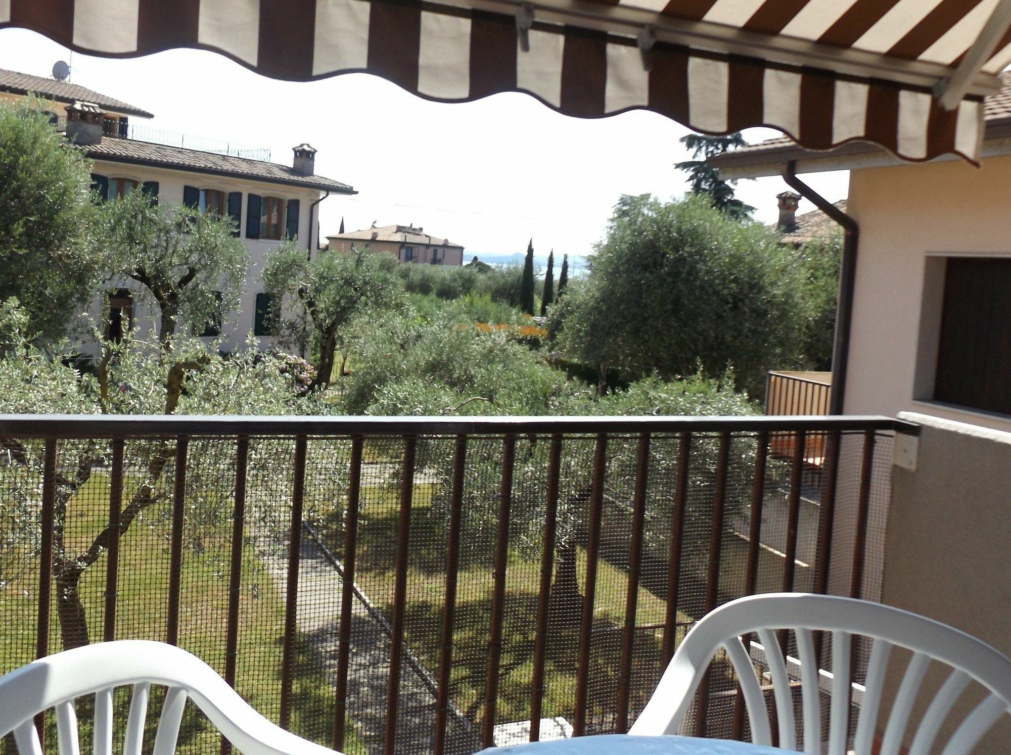 Residenza Riviera Degli Olivi Apartamento Torri Del Benaco Exterior foto